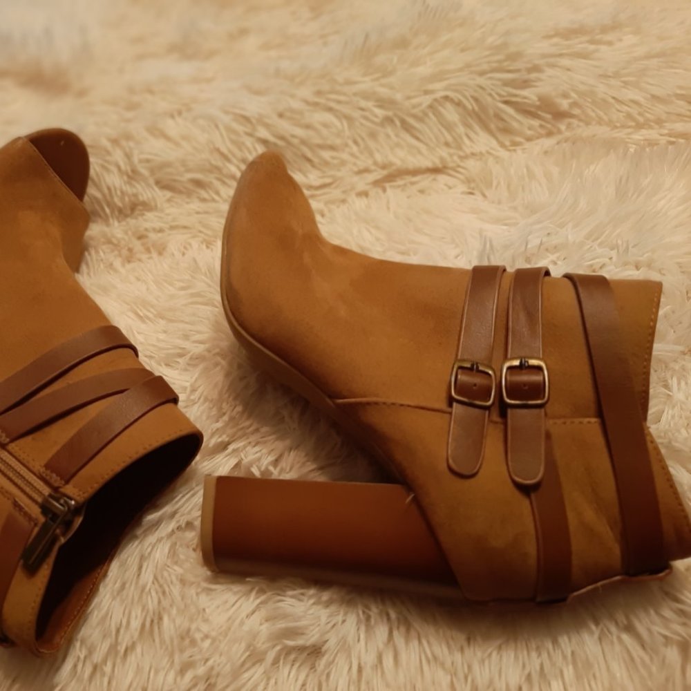 BAMBOO female shoes, size 9, color brown